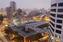 Distrito de Miraflores en Lima, Perú. El país es una de las economías más pujantes y estables de América Latina, señala el FMI (Foto: Davide Scagliola/ZUMA Press/Newscom) 