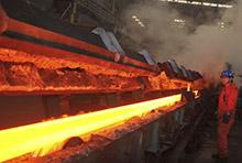 Fábrica siderúrgica en Dalian, China: La desaceleración de la economía china afecta al crecimiento de los mercados emergentes en todo el mundo (foto: Newscom) 